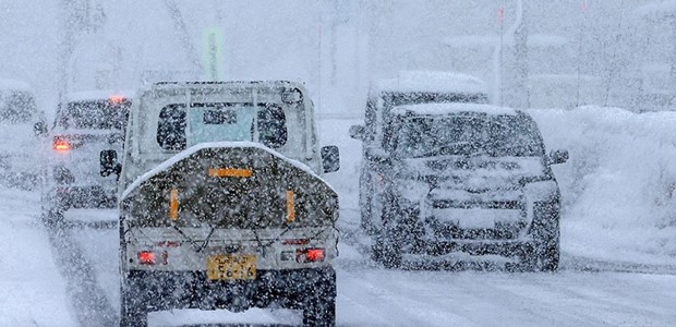 1.000 οχήματα παγιδευμένα λόγω του χιονιά